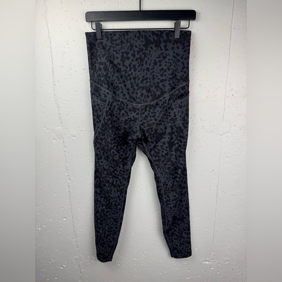 Old Navy Maternity Full-Panel PowerSoft Side Pocket 7/8 Length Legging Leopard S - Picture 7 of 8
